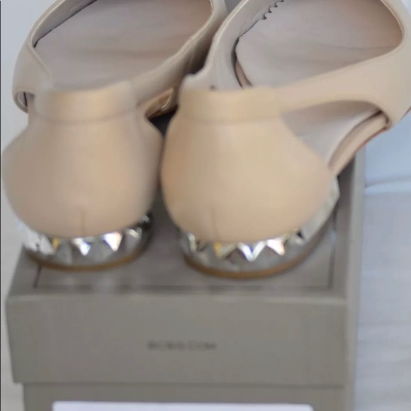 NWB BCBG Studded Heel Flat Beige US9M EU39 Orig225 - Picture 3 of 9